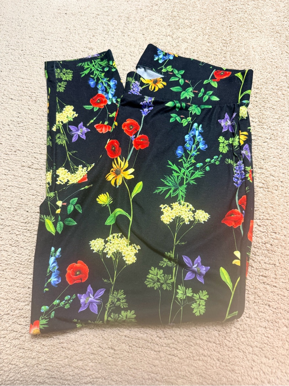 torrid Black Floral Print leggings with Red and Blue Blooms